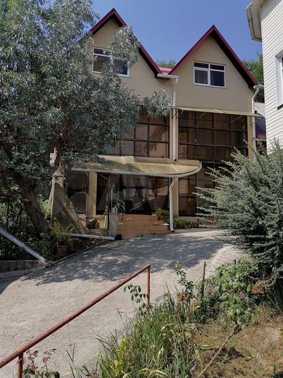 Дом 300 м² на участке 20 сот.