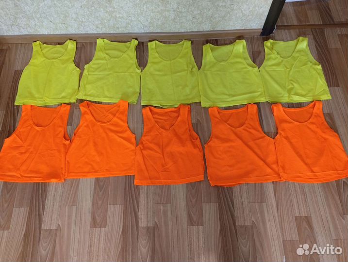 Манишки футбольные