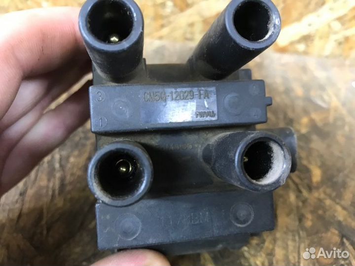 Катушка зажигания Ford Focus 3 седан 1.6 2012