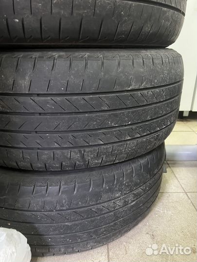 Bridgestone B249 255/45 R20