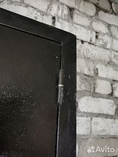 Дверь входная металлическая, с новостройки