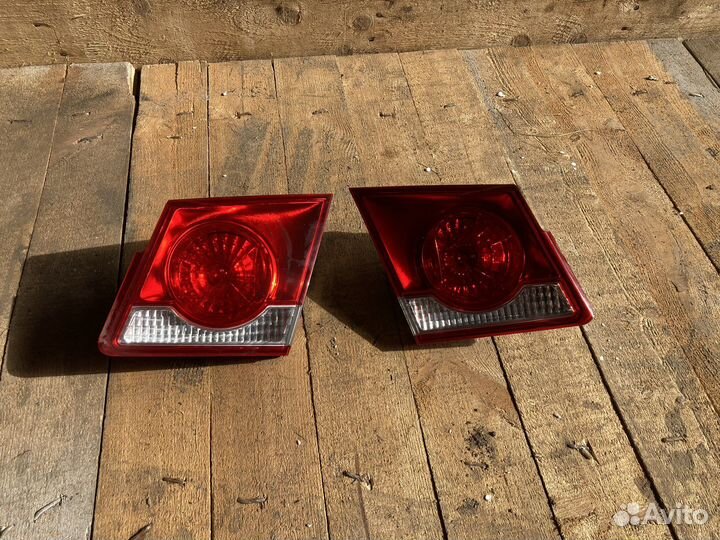 Фонари задние внутренние cruze