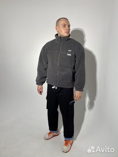 Черная мужская куртка