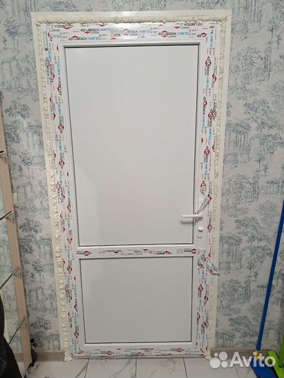 Пластиковые двери