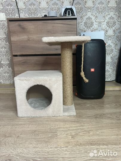 Домик для кошки с когтеточкой