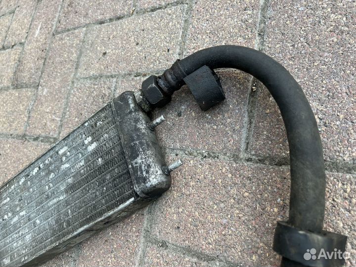 Радиатор масляный Мерседес W124, W140