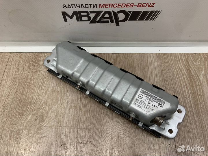 Подушка безопасности коленная Mercedes W213 E 213