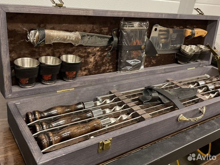 Набор шампуров в коробке из деревянного массива «е