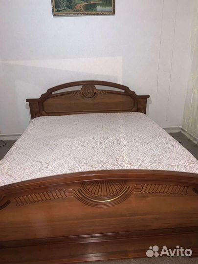 Спальный гарнитур