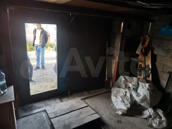 Гараж, > 30 м²