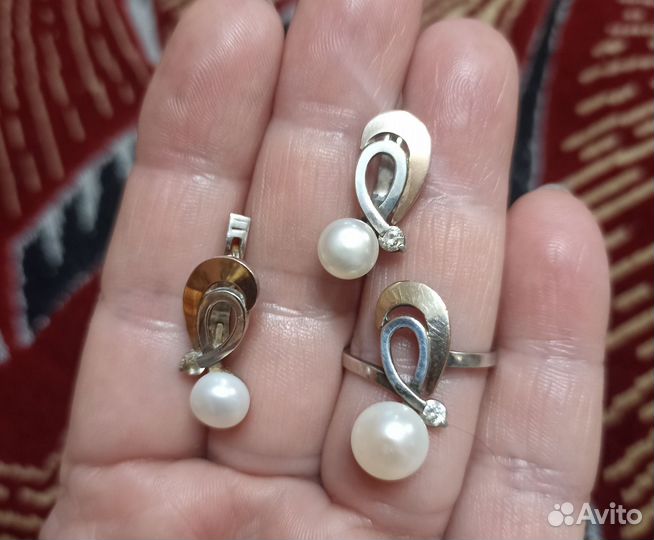 Серебряные серьги и кольцо