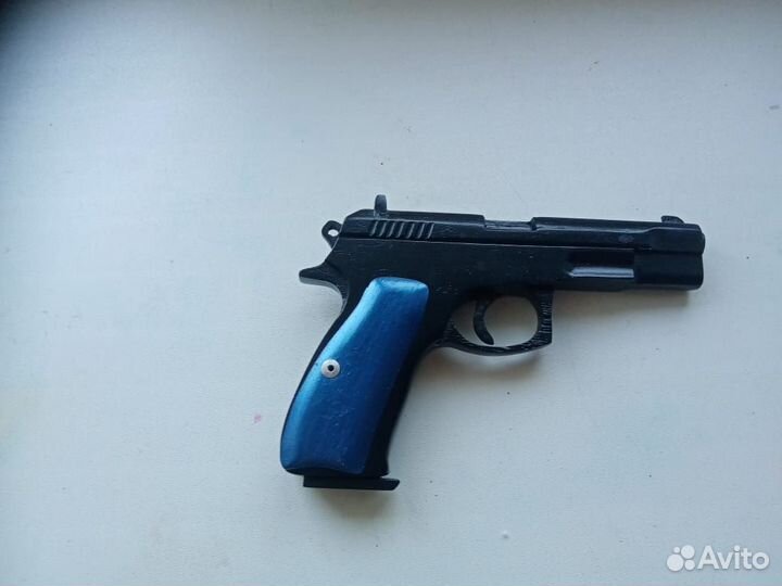 Макет пистолета CZ 75