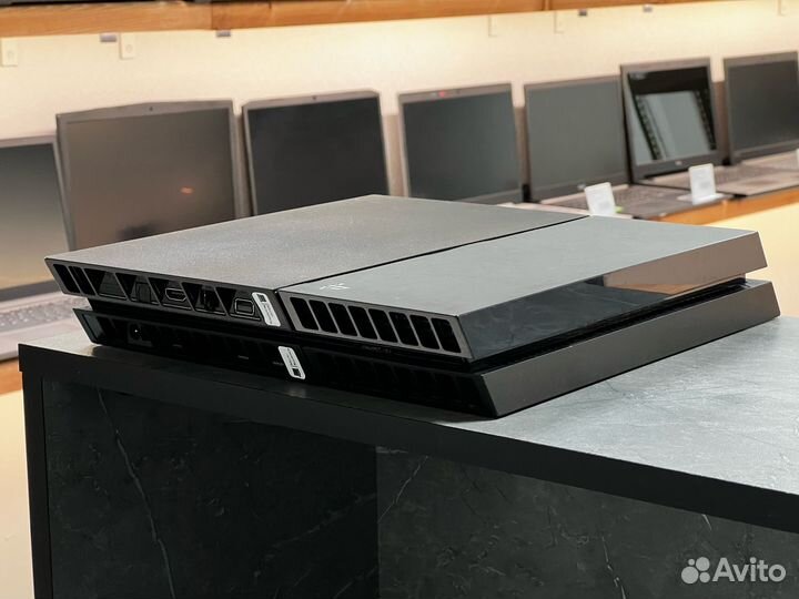 PS4 Fat 500GB / 1 геймпад
