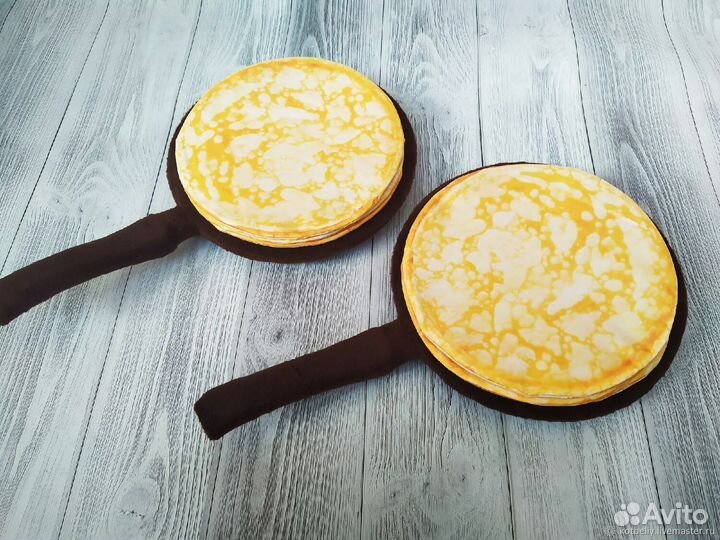 Сковорода с блинами реквизит для аниматоров