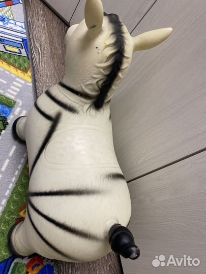 Прыгун ослик