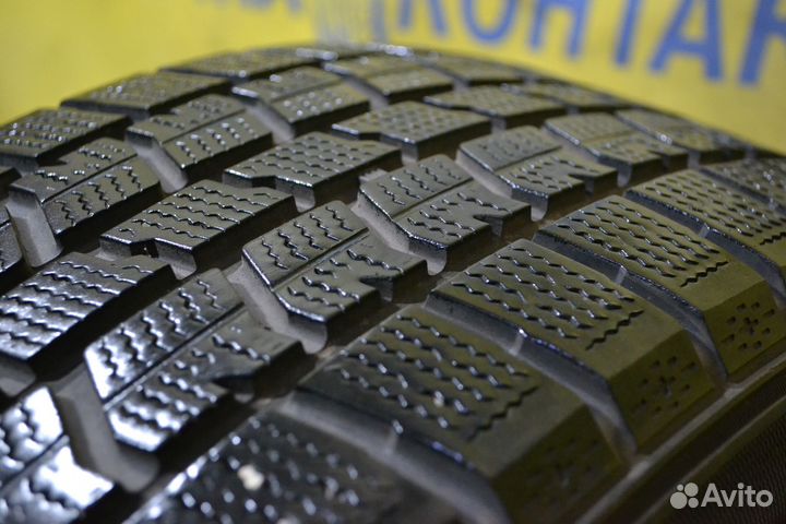 Goodyear Ice Navi 7 215/50 R17