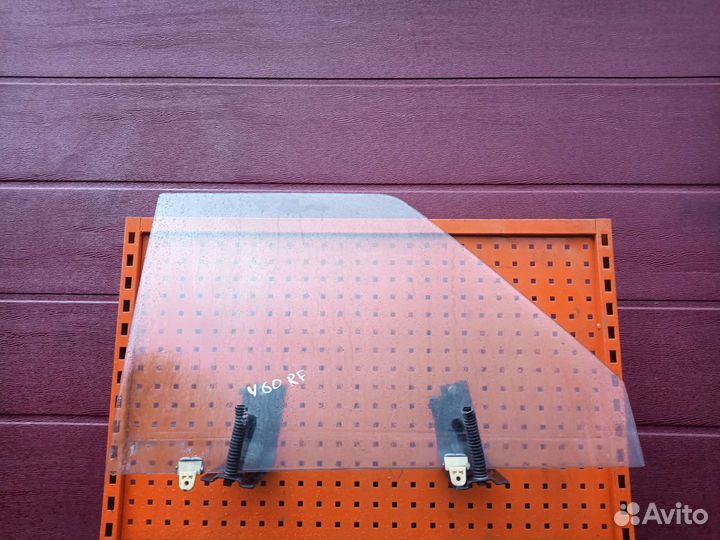 Стекло двери Nissan patrol y 60