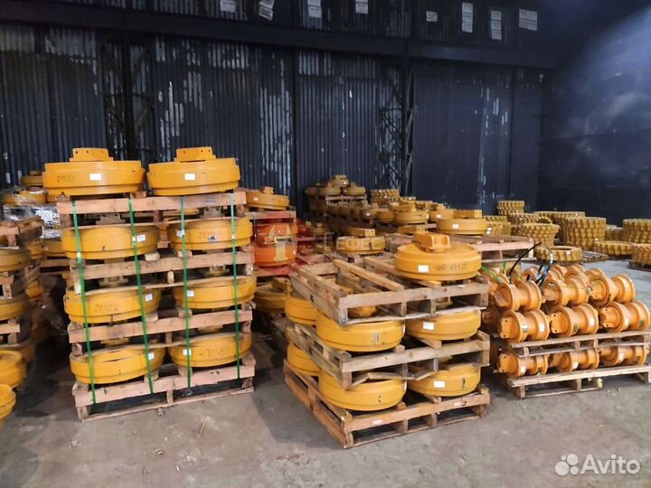 Колесо направляющее Volvo EC300D 14695210