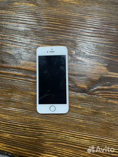 Телефон iPhone 5se
