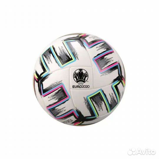 Футбольный мяч adidas uniforia