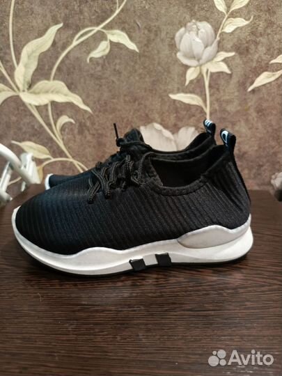 Кроссовки р. 31,32,33,35