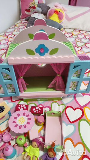 Кукольный деревянный домик