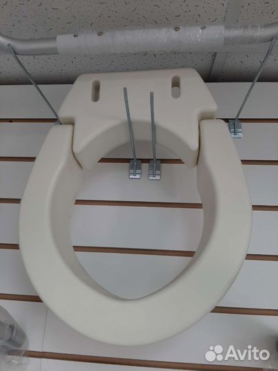 Насадка на унитаз после операции