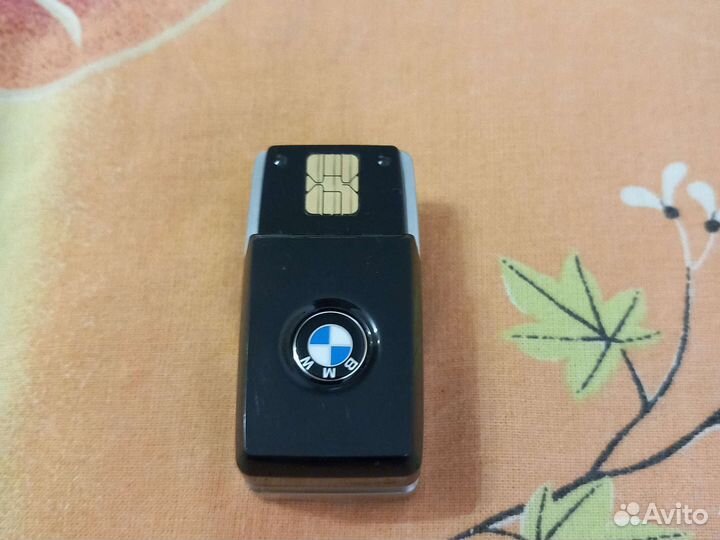 Продам ароматизатор без царапин состояние 100/100