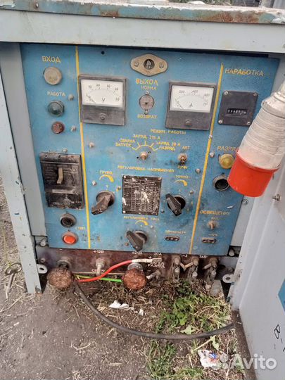 Пускозарядное сварочное устройства