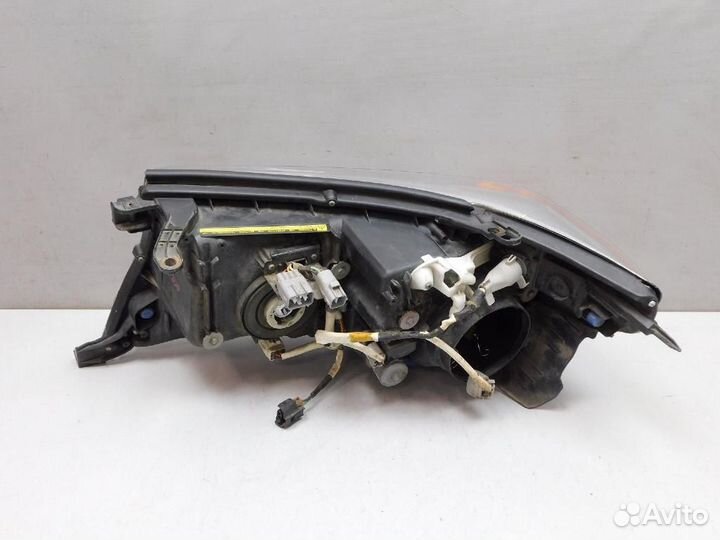 Фара правая Toyota Land Cruiser