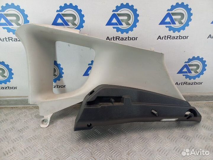 Обшивка задней стойки правой Peugeot 3008 1.6