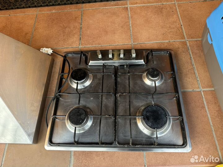 Газовая варочная панель и вытяжка