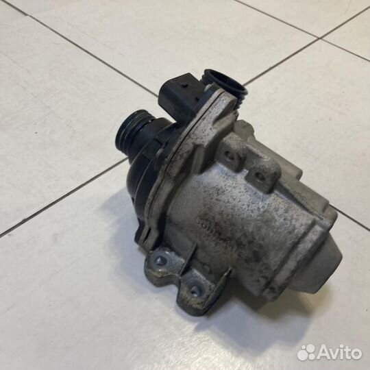 Насос водяной помпа BMW 6-series F06