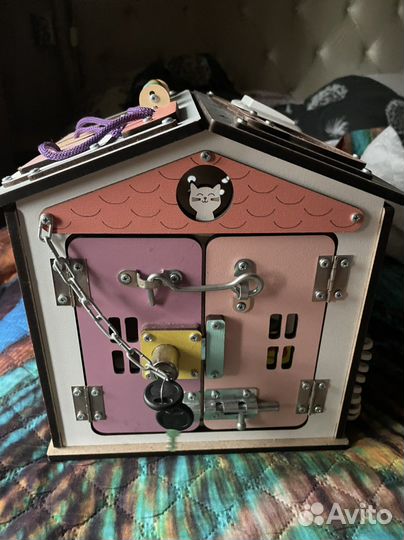 Бизиборд домик