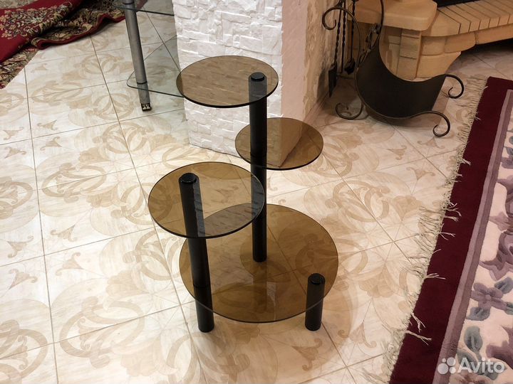 Подставка под цветы стеклчнная