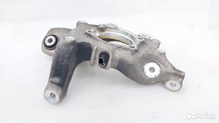 Кулак поворотный задний правый Mercedes-Benz E220D