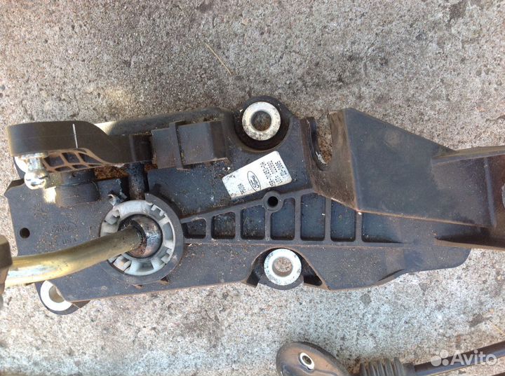 Ford Focus 2 трос мкпп,кулиса