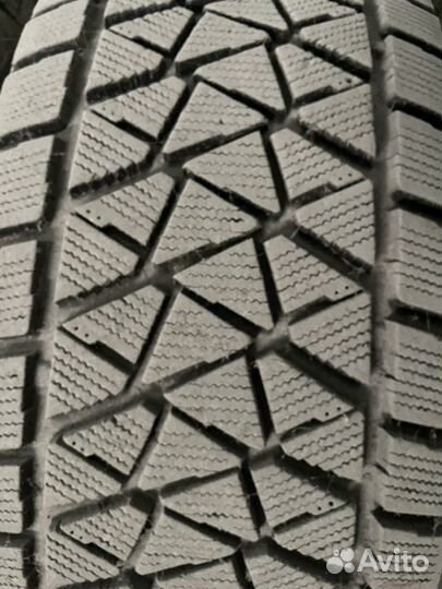 Bridgestone Blizzak Ice 275/70 R16