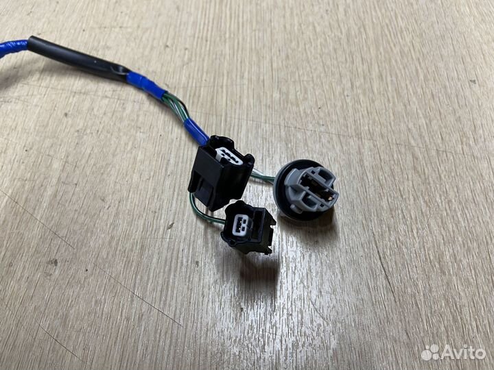 Проводка заднего фонаря Toyota Rav4 XA50