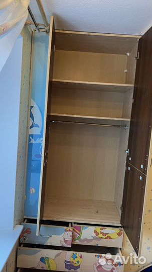 Шкаф с ящиками