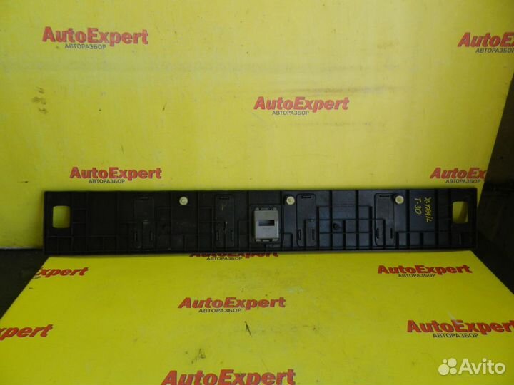 Панель пола багажника Nissan X-Trail T30