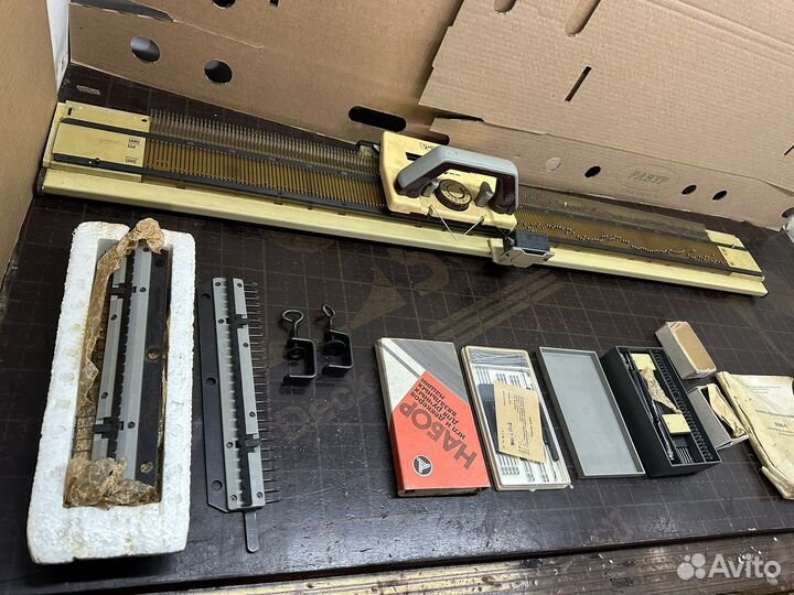 Ручная вязальная машина нева-6