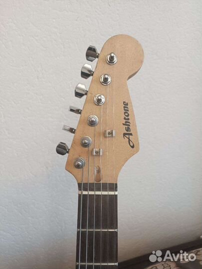 Электрогитара