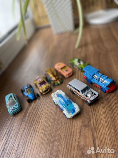 Hot wheels машинки