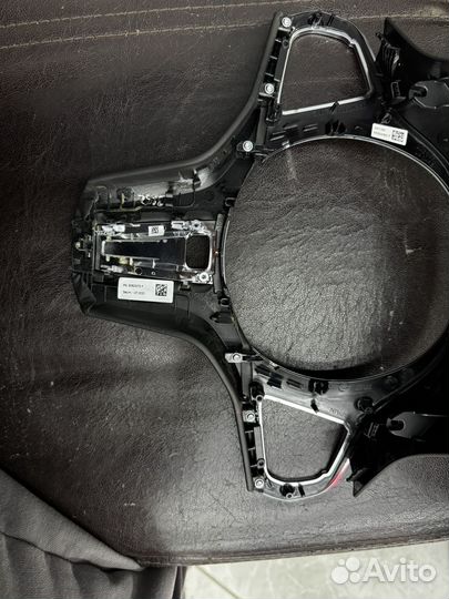 Накладка на руль BMW G20 оригинальная