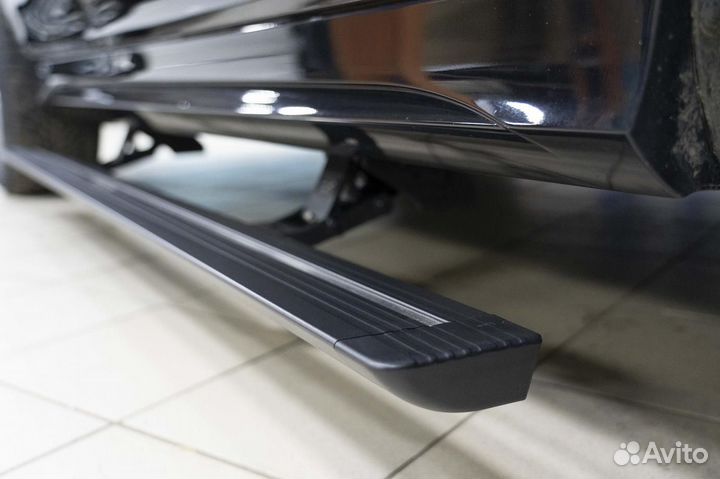 Выдвижные электрические пороги Toyota Tundra III