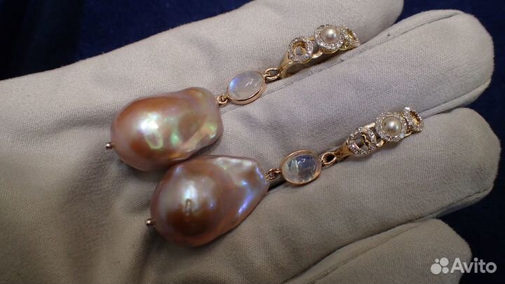 Золотые серьги с жемчугом и бриллиантами