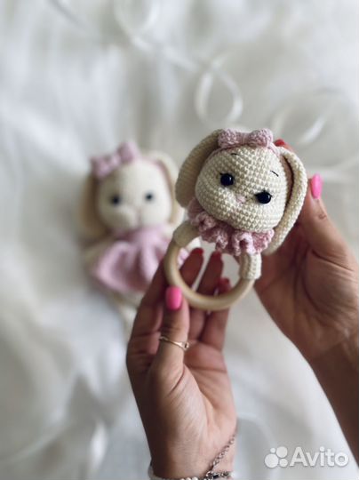 Вязанная погремушка