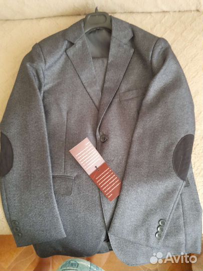 Пиджак, жилет, брюки (один раз одел), полувер