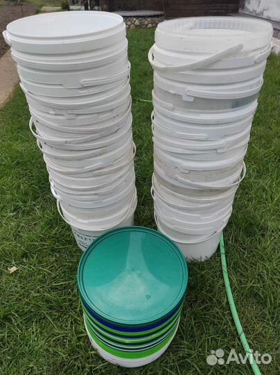 Ведра пластиковые с крышками 10л